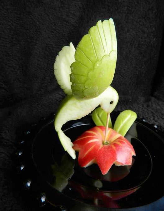 Hummingbird apple.jpg